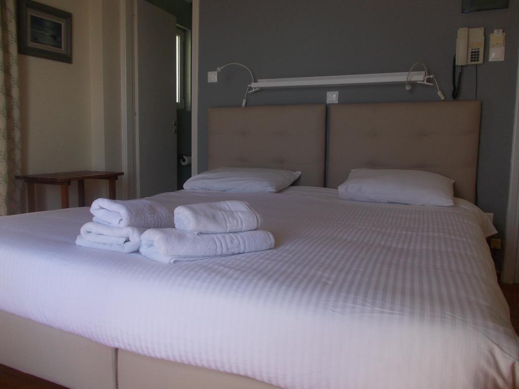 Hotel Theoxenia ลูตรากี ภายนอก รูปภาพ