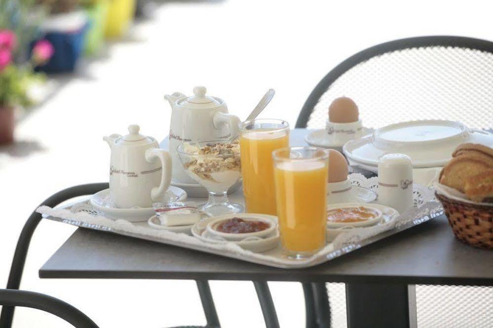 Hotel Theoxenia ลูตรากี ภายนอก รูปภาพ