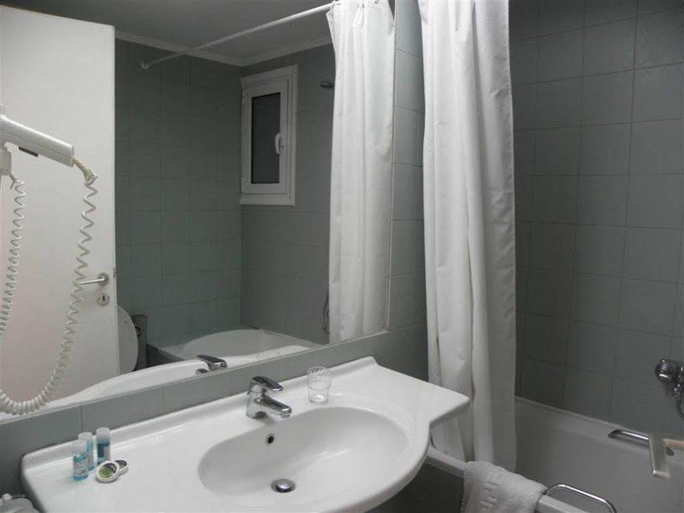 Hotel Theoxenia ลูตรากี ภายนอก รูปภาพ