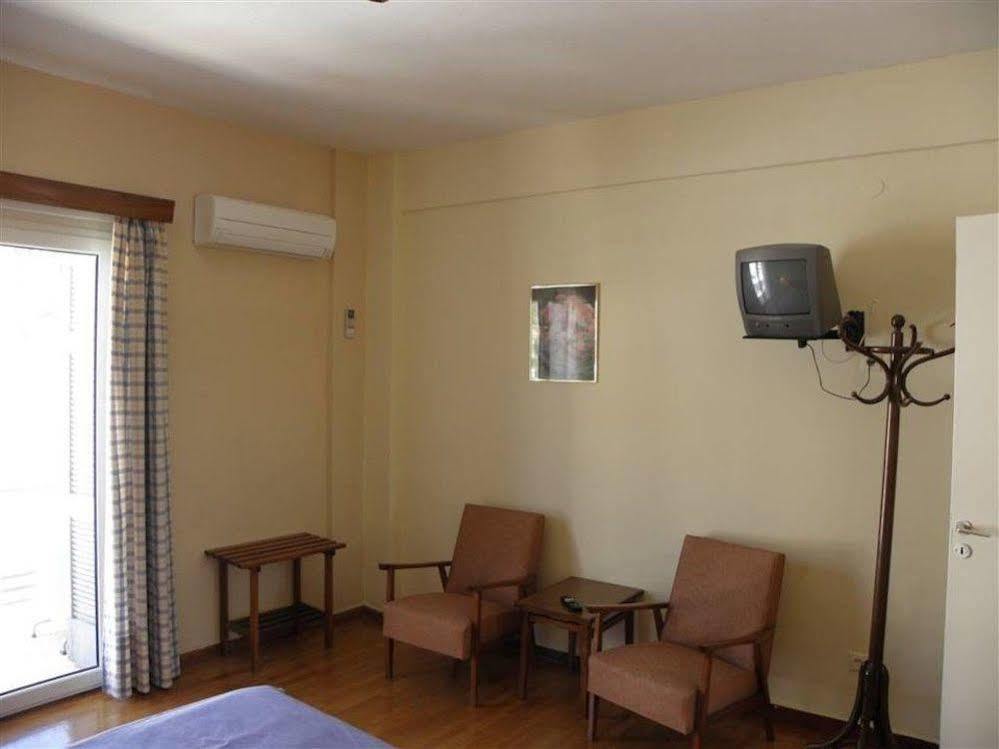Hotel Theoxenia ลูตรากี ภายนอก รูปภาพ
