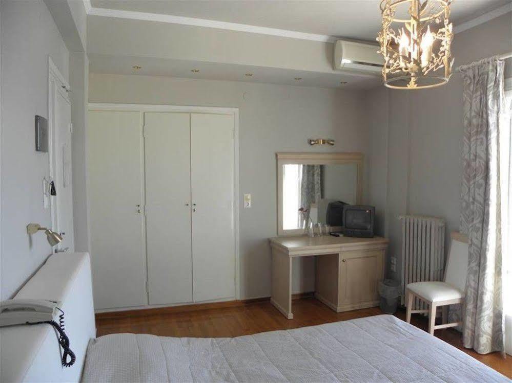 Hotel Theoxenia ลูตรากี ภายนอก รูปภาพ