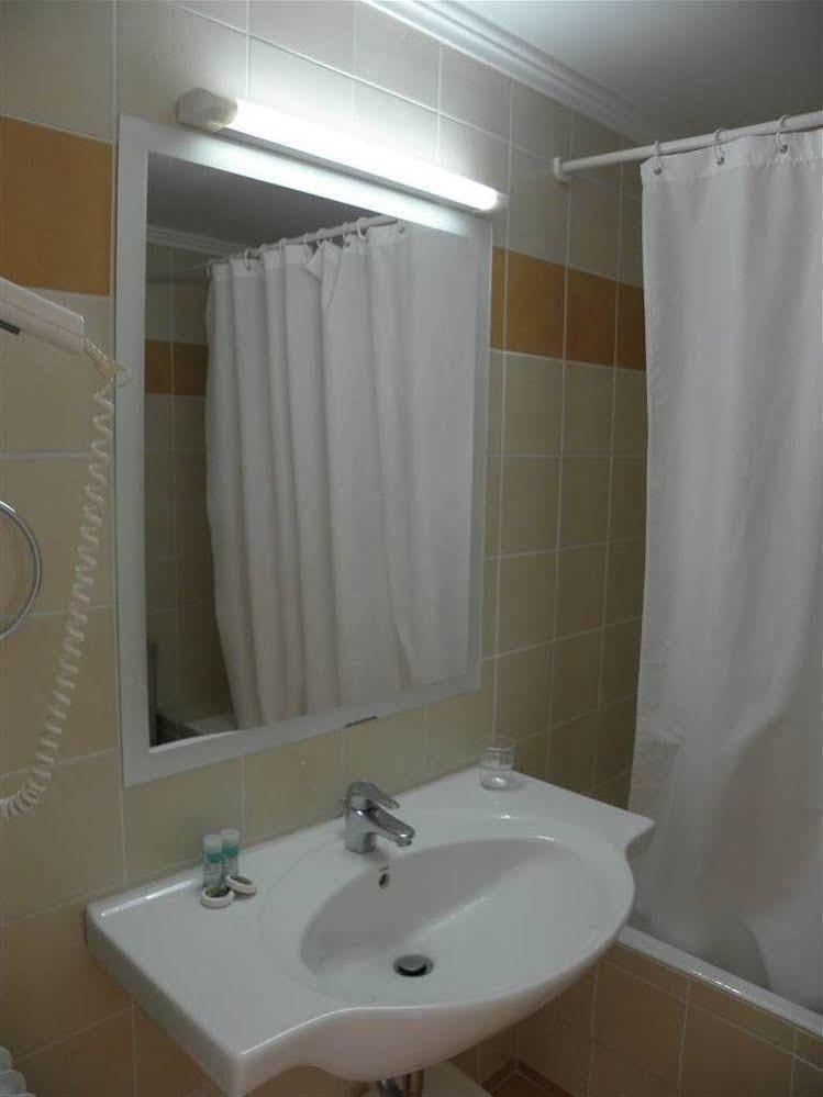 Hotel Theoxenia ลูตรากี ภายนอก รูปภาพ