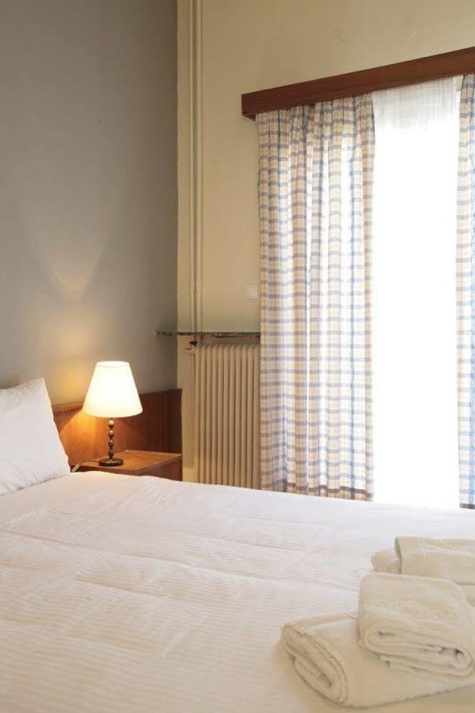 Hotel Theoxenia ลูตรากี ภายนอก รูปภาพ